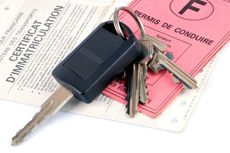 Voiture professionnelle, n’oubliez pas de changer votre carte grise en cas de déménagement