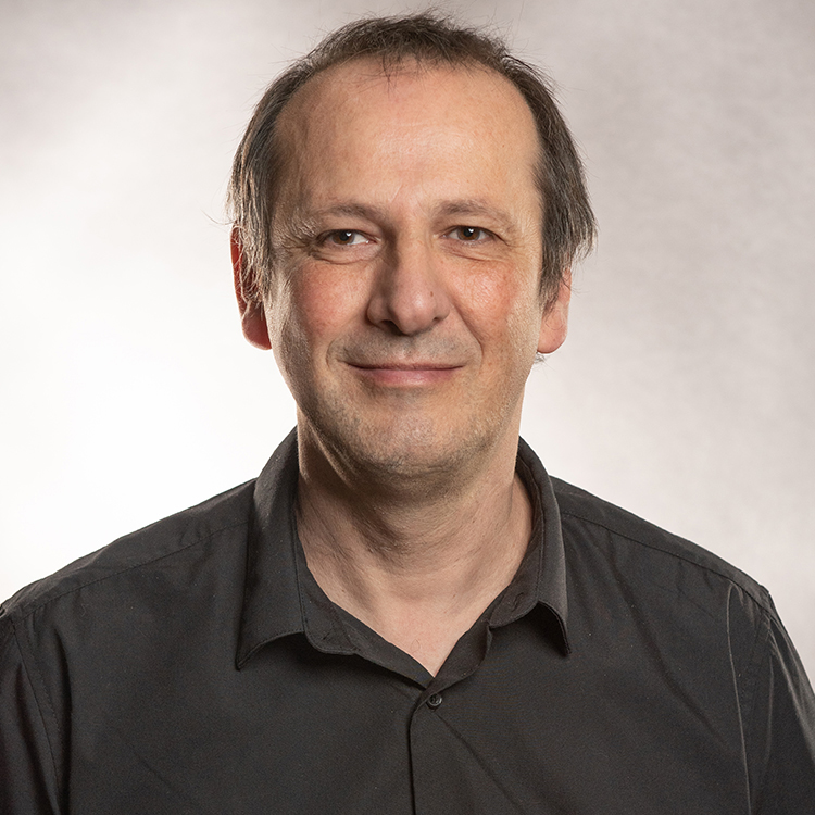 Éric MOLLAT