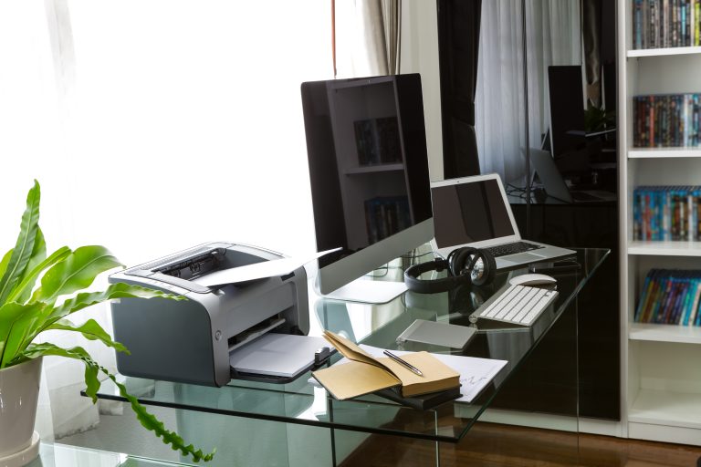 Création d’entreprise : quel matériel de bureau acheter en priorité ?